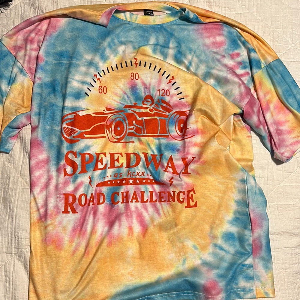 Women’s oversize graphic Tee